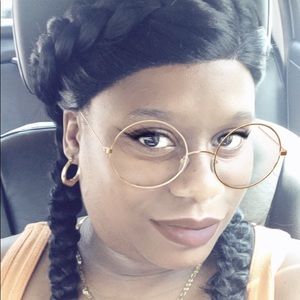 Meet your Posher, Krystal